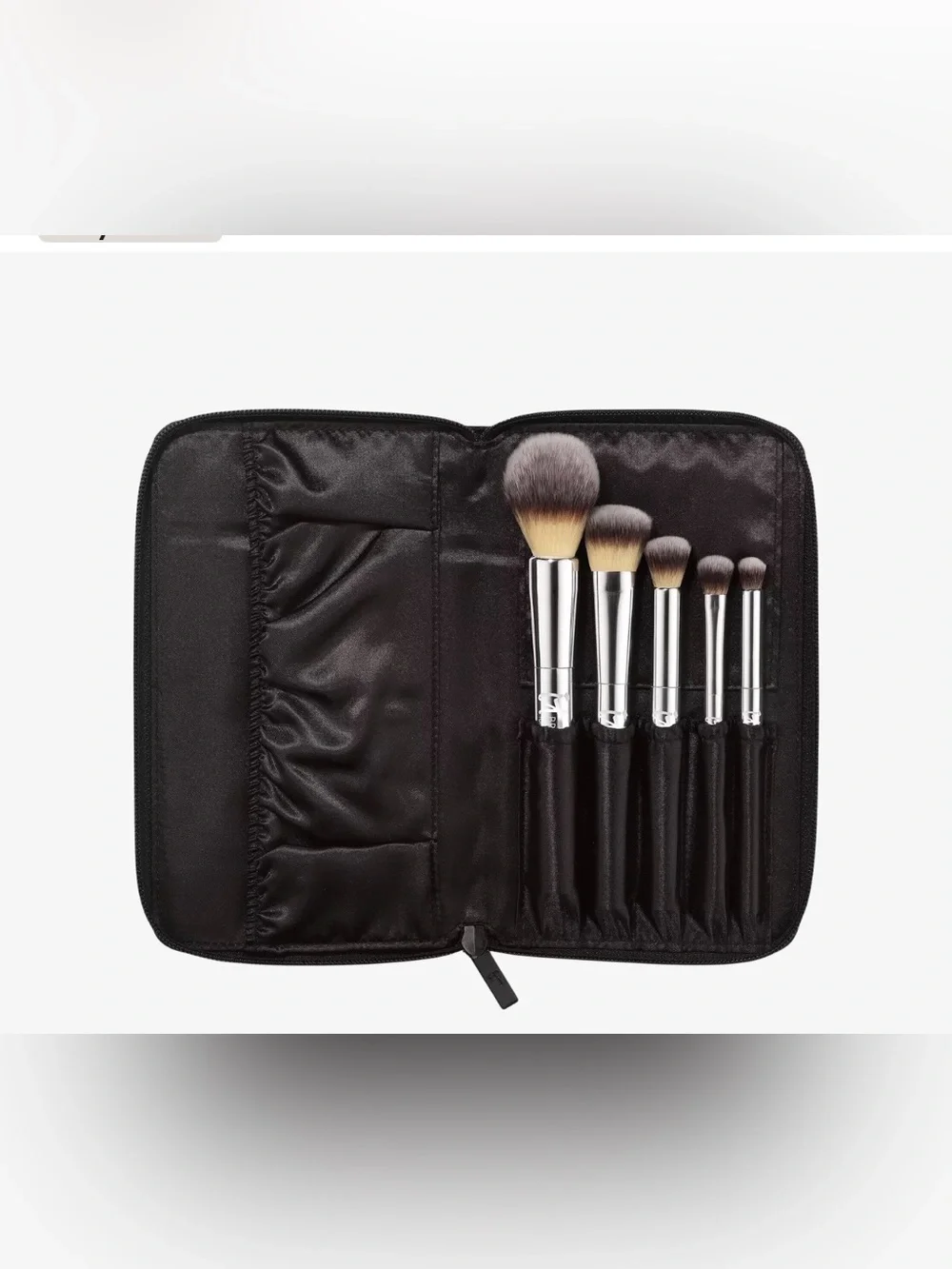 It brushes for ULTA YOUR BEAUTIFUL BASICS AIRBRUSH 101 brush set